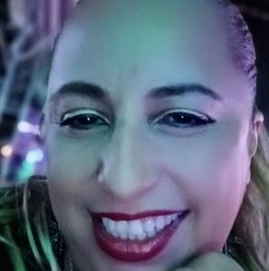 Meet your Posher, Gloria bibiana